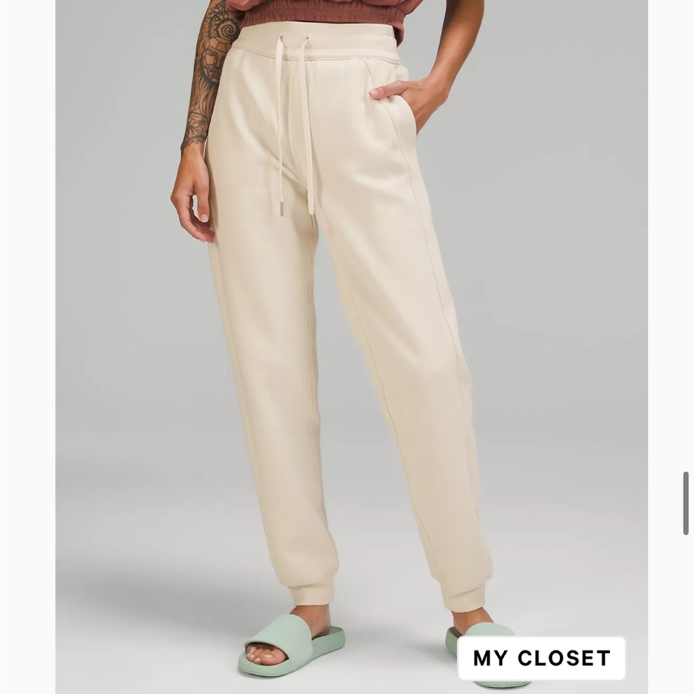 Lululemon Women's Scuba Joggers in White Opal